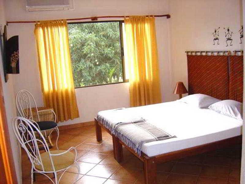 Hotel Laguna Del Cocodrilo Tamarindo Kültér fotó