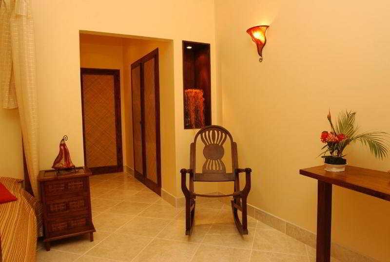 Hotel Laguna Del Cocodrilo Tamarindo Kültér fotó